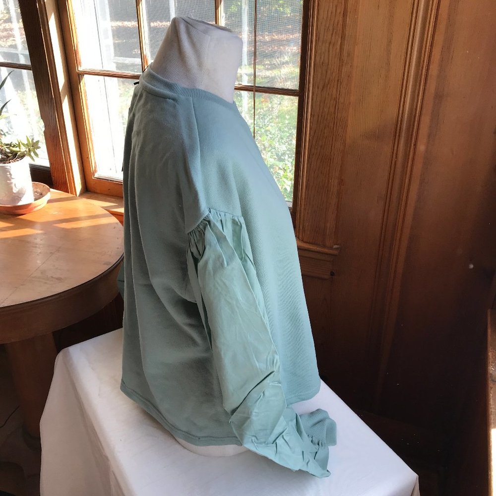 NWT VERO MODA SWEATSHIRT, size Medium in light jade. - Picture 3 of 8